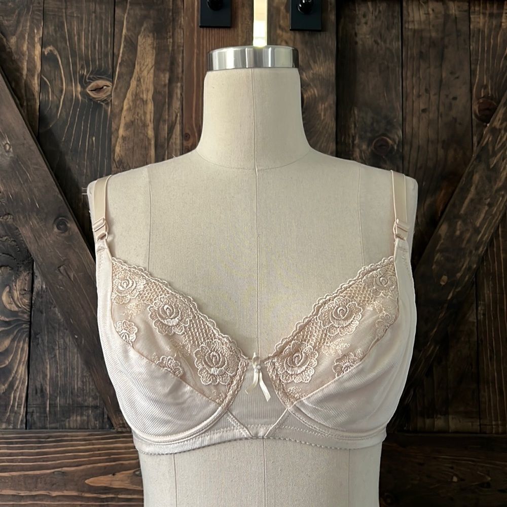 Wacoal nude lightly lined wired bra 85291 Sz-34C